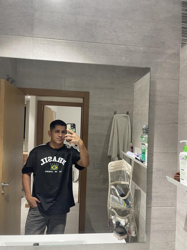 613637662: Chico busca chica en Granada