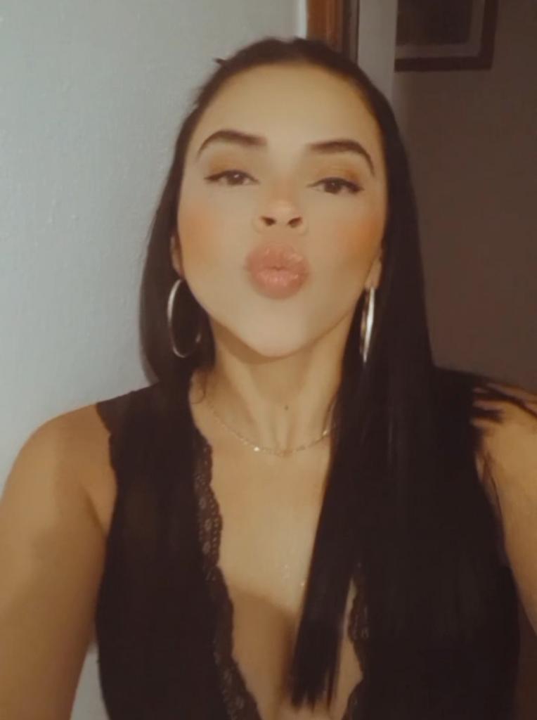 677661838: Chica busca chico en Zaragoza