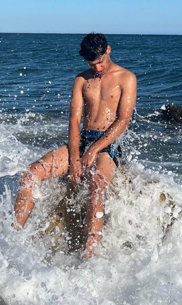 674344545: Chico busca chica en Sevilla