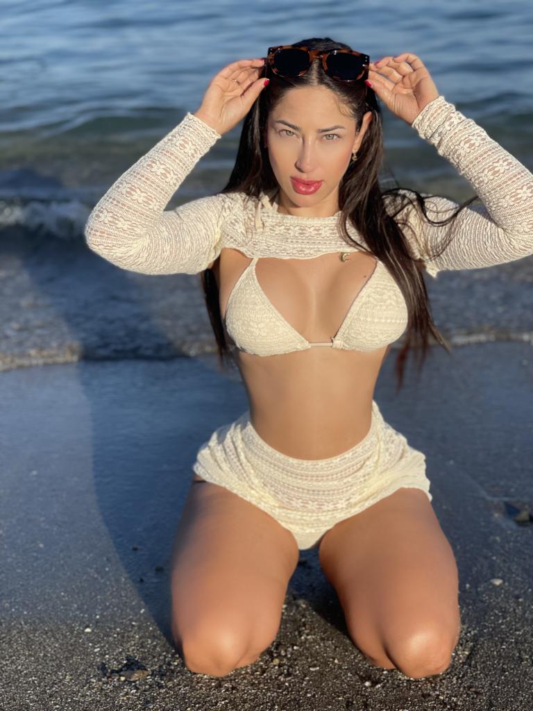 674970495: Chica busca chico en Málaga