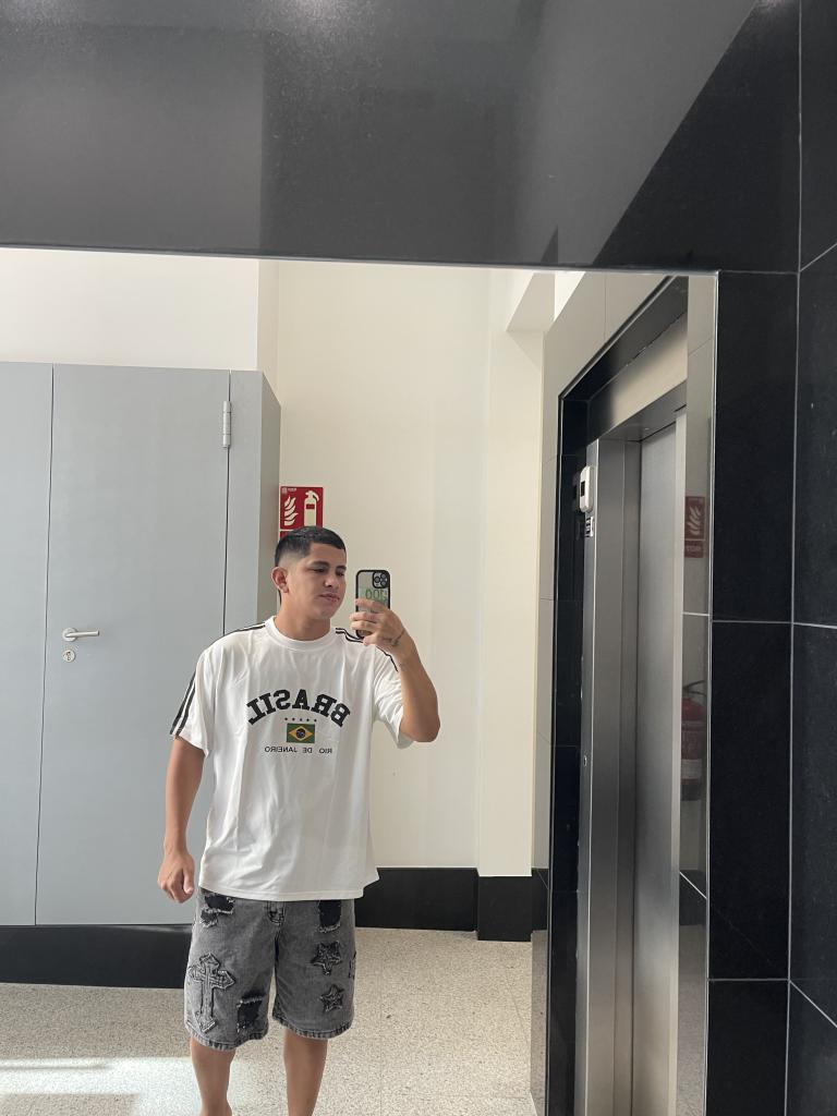 613637662: Chico busca chica en Granada