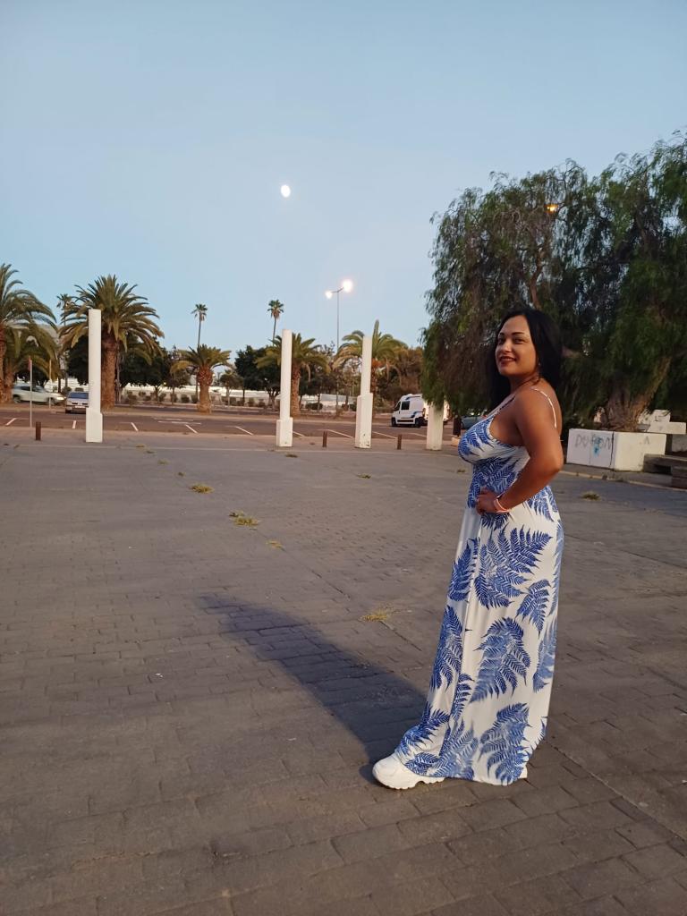 624637387: Chica busca chico en Cantabria