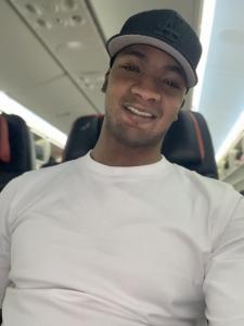 653566373: Chico busca chica en Barcelona