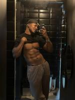 653566373: Chico busca chica en Barcelona