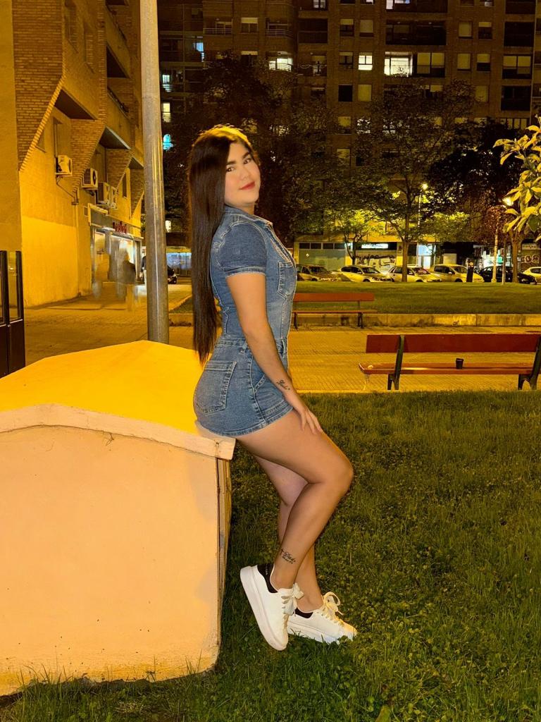 631689987: Chica busca chico en Granada