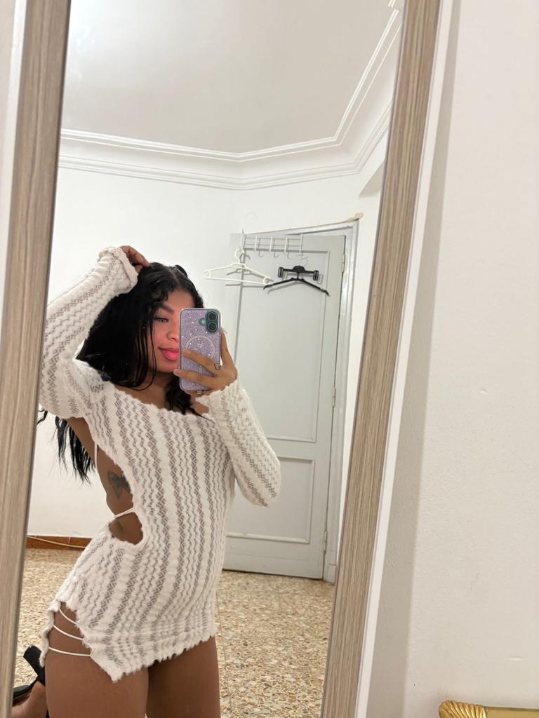 612496847: Chica busca chico en Málaga