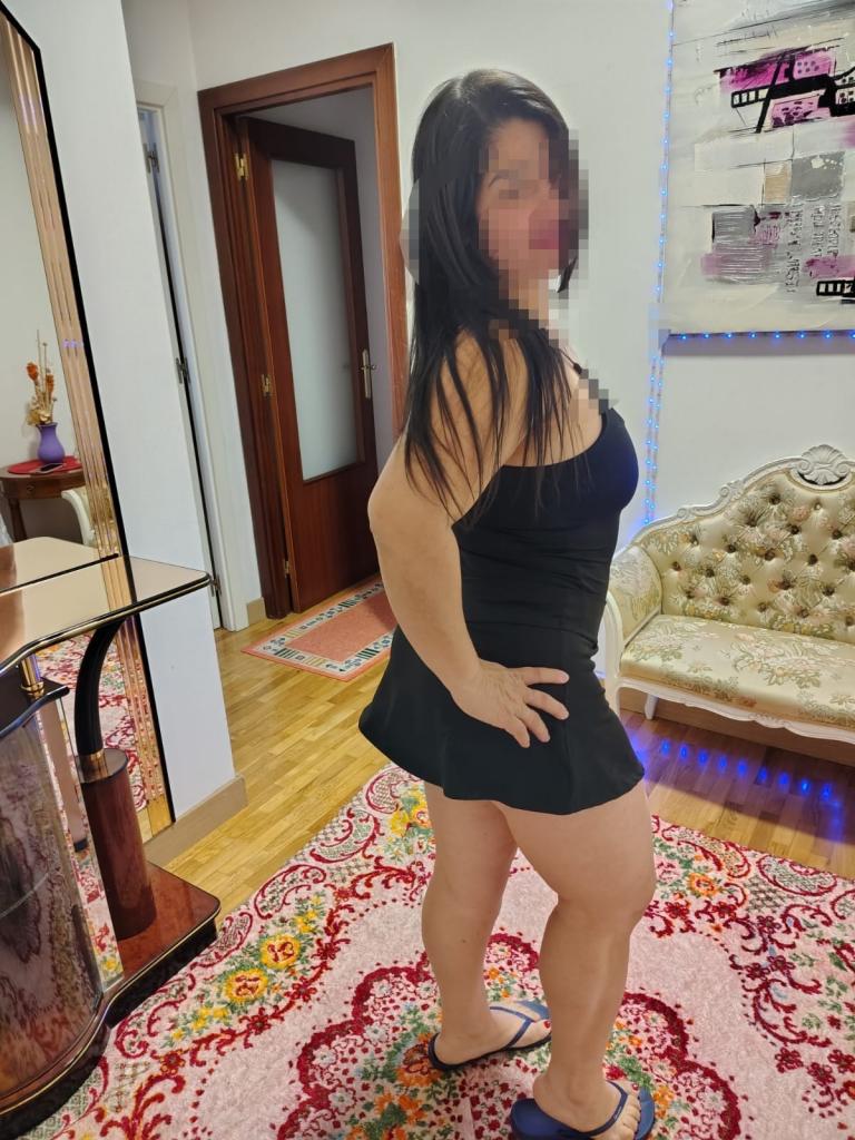672877354: Chica busca chico en Albacete
