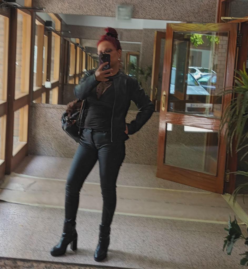 614687181: Chica busca chico en Álava