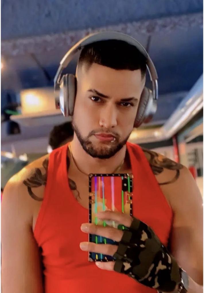 604169691: Chico busca chica en Barcelona