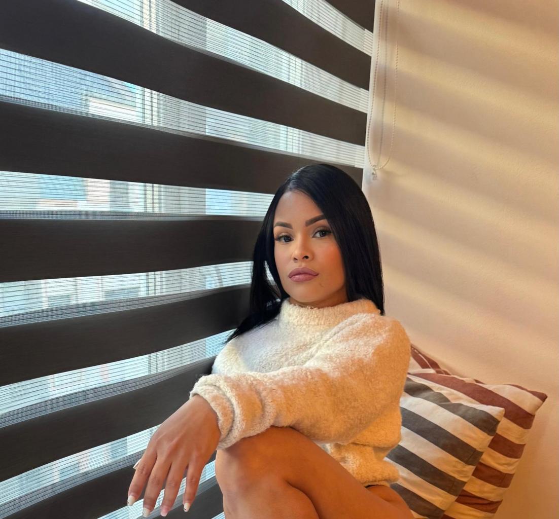 610795783: Chica busca chico en Pontevedra