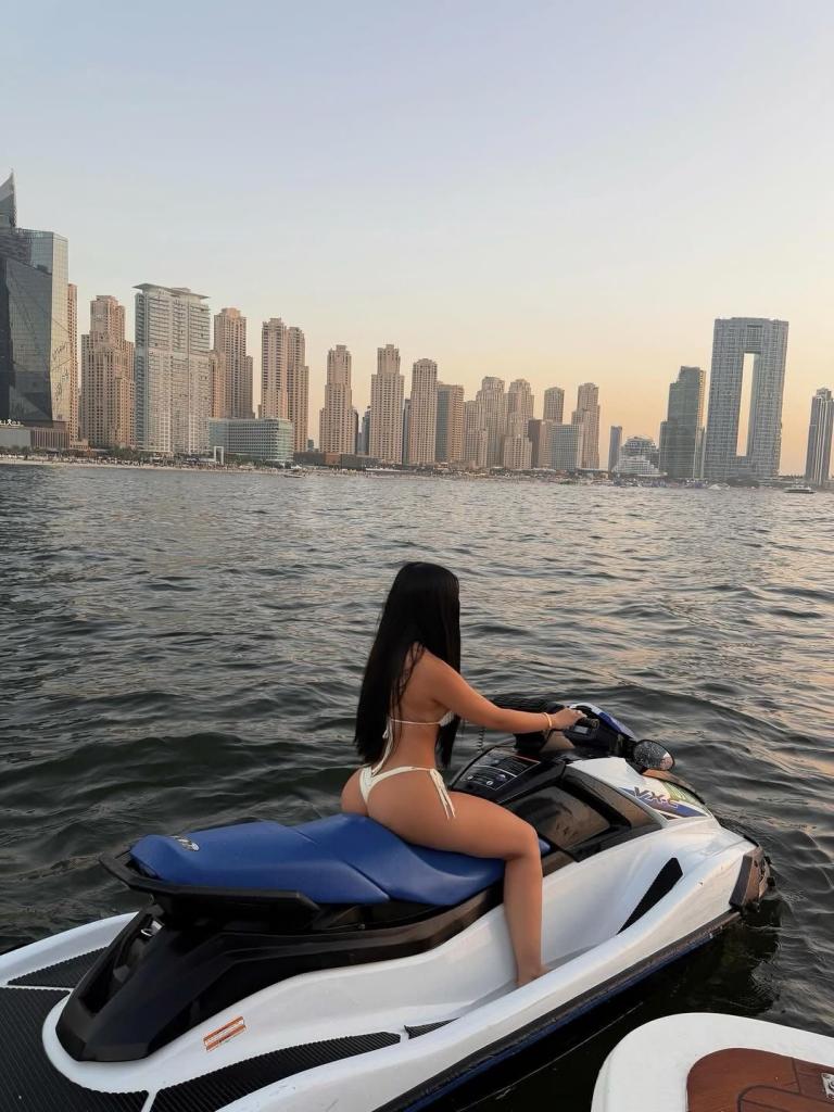 667329788: Chica busca chico en Málaga