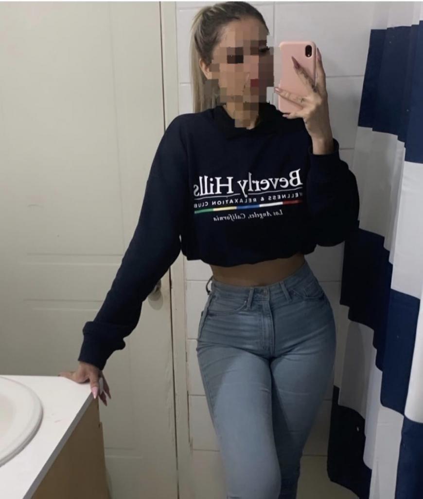 643972034: Chica busca chico en Barcelona