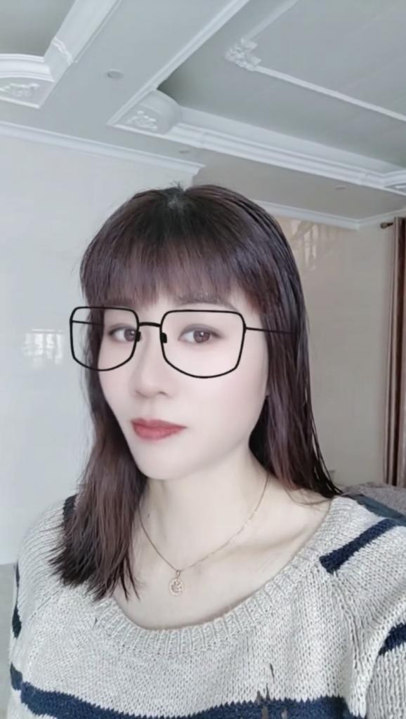 651717448: Chica busca chico en Barcelona