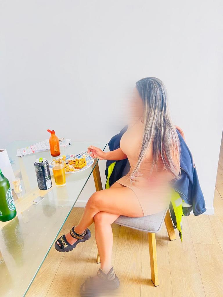 673308185: Chica busca chico en Huesca