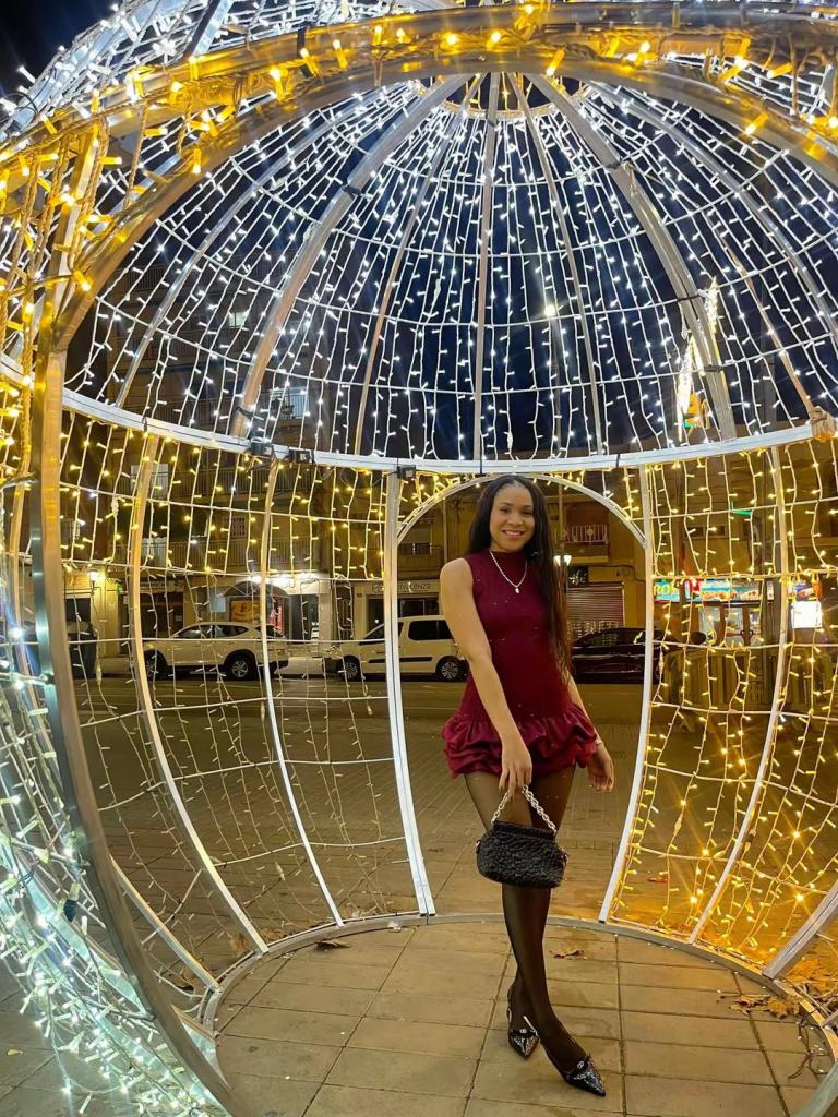 660106231: Chica busca chico en Gerona