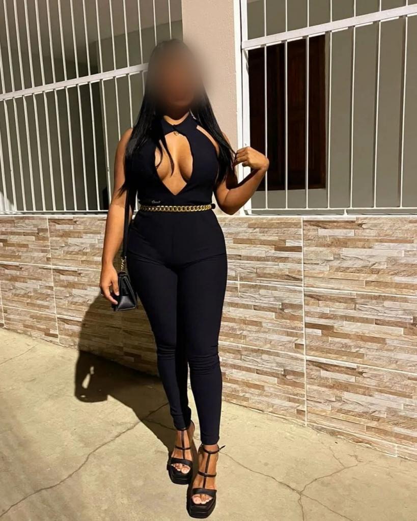 641709799: Chica busca chico en Sevilla