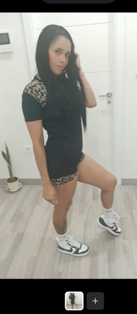 631445839: Chica busca chico en Granada