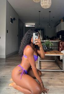 633682524: Chica busca chico en Alicante