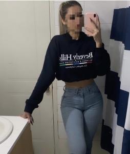 643972034: Chica busca chico en Barcelona