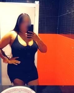 742015885: Chica busca chico en Sevilla