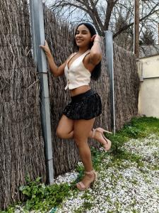 664874220: Chica busca chico en Madrid