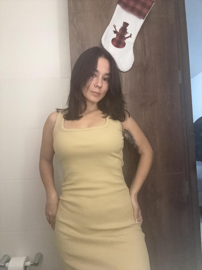 670318406: Chica busca chico en Valencia