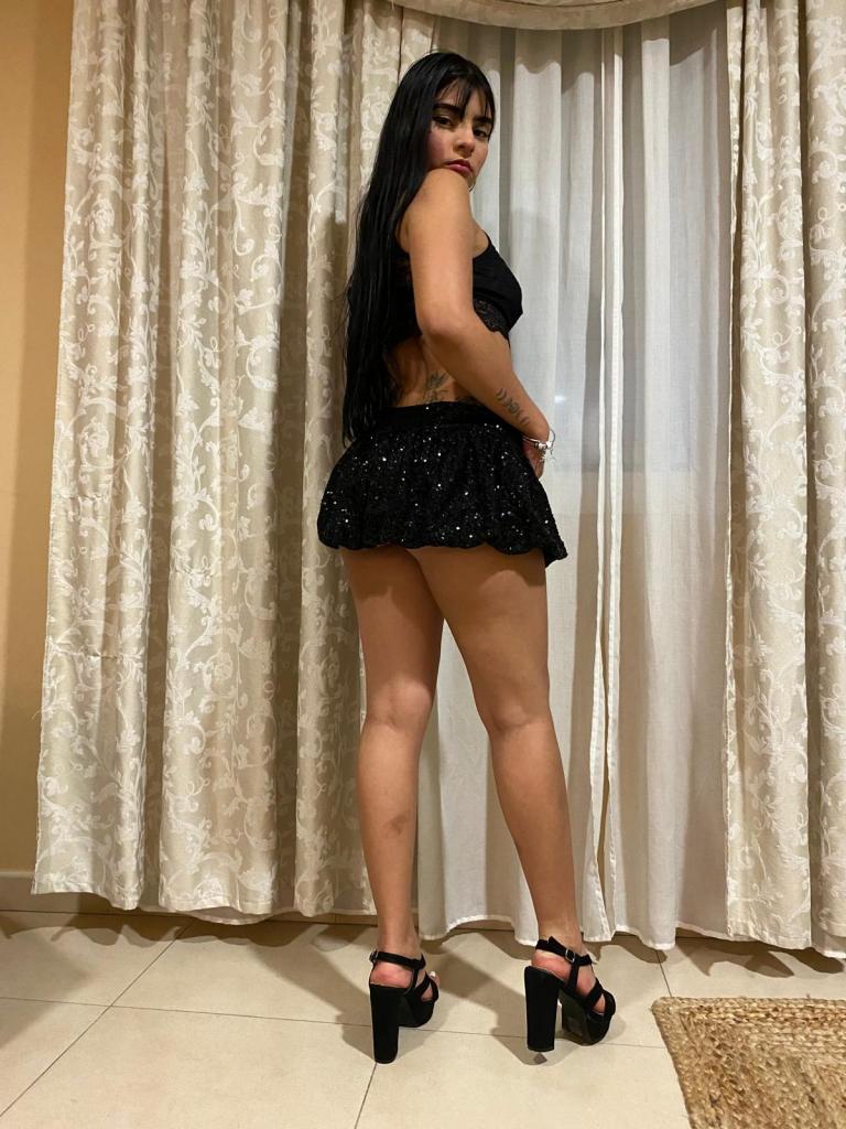 664874220: Chica busca chico en Madrid