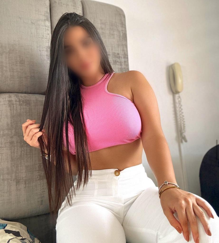 600692582: Chica busca chico en Sevilla