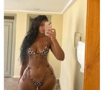 695161920: Chica busca chico en Barcelona