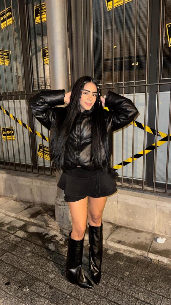 660106231: Chica busca chico en Gerona