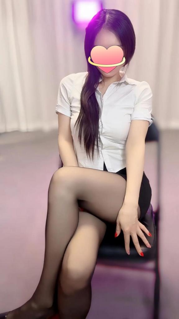 617298383: Chica busca chico en Madrid