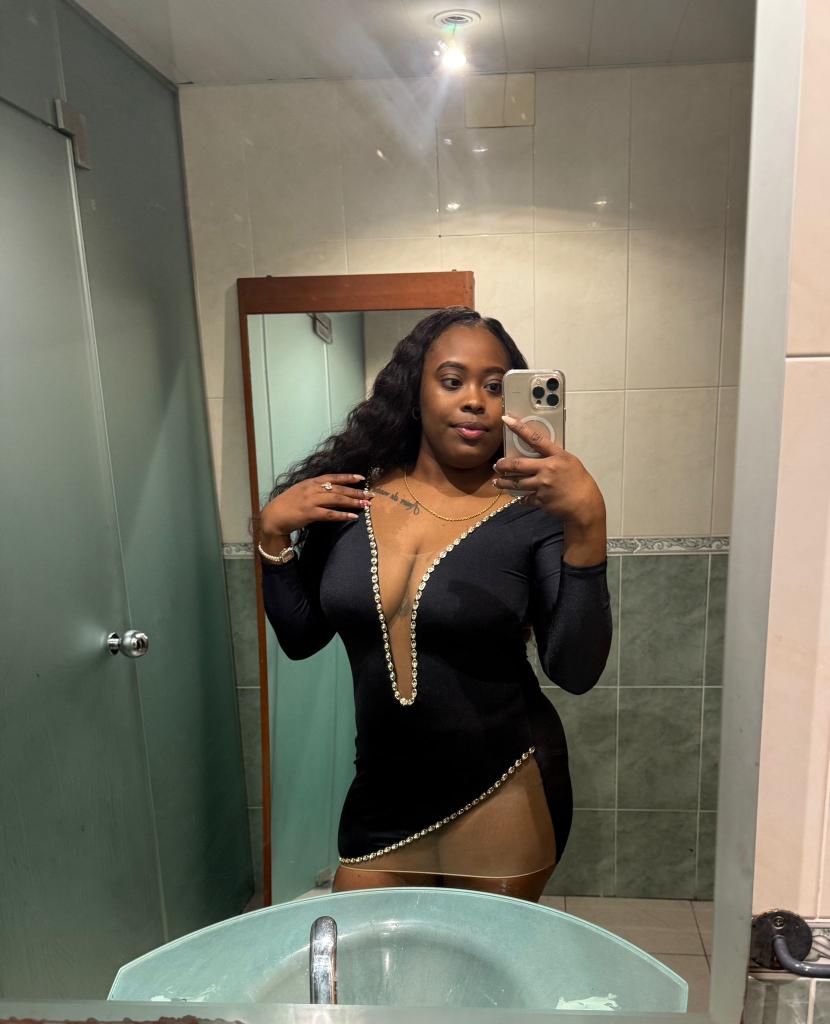 671157698: Chica busca chico en Barcelona