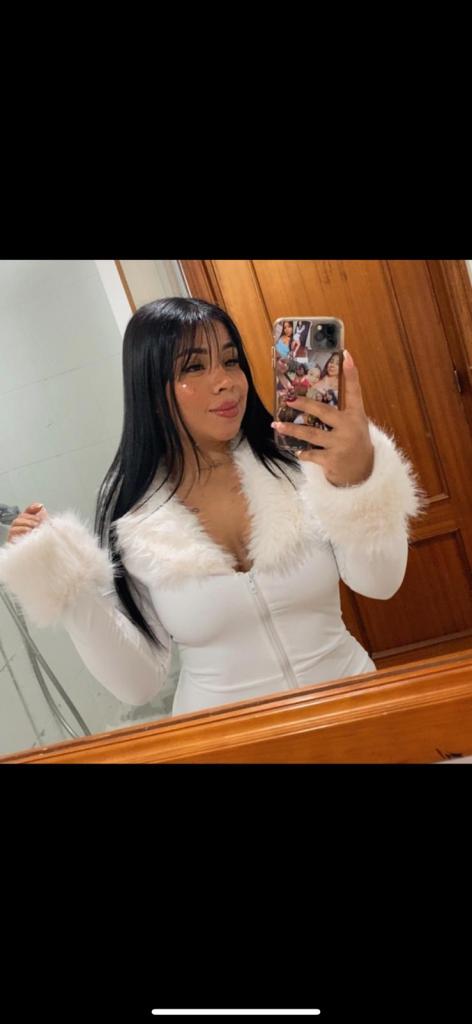 697537036: Chica busca chico en Madrid