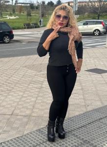 619857350: Chica busca chico en Guipúzcoa