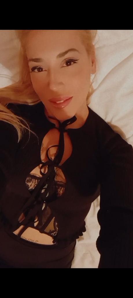 612541221: Chica busca chico en Ibiza