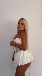 661629375: Chica busca chico en Barcelona