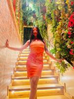 664427561: Chica busca chico en Barcelona