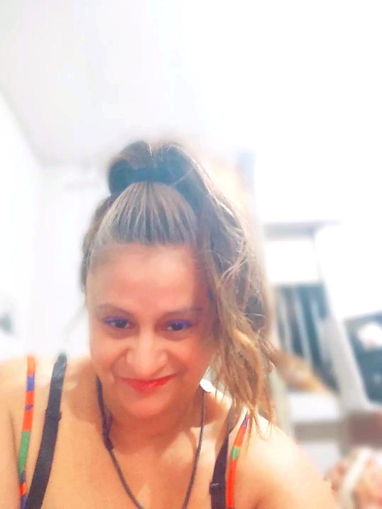 664574432: Chica busca chico en Madrid