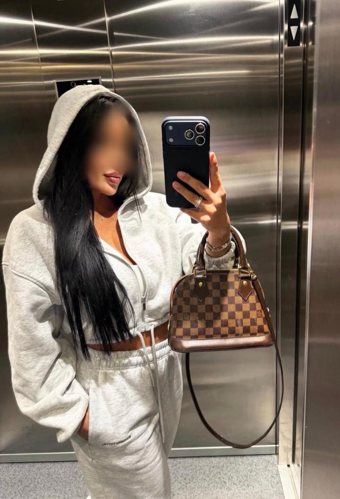 Chica busca chico en Cádiz: 