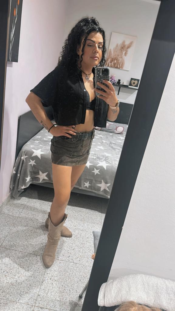 692471656: Travesti en Barcelona