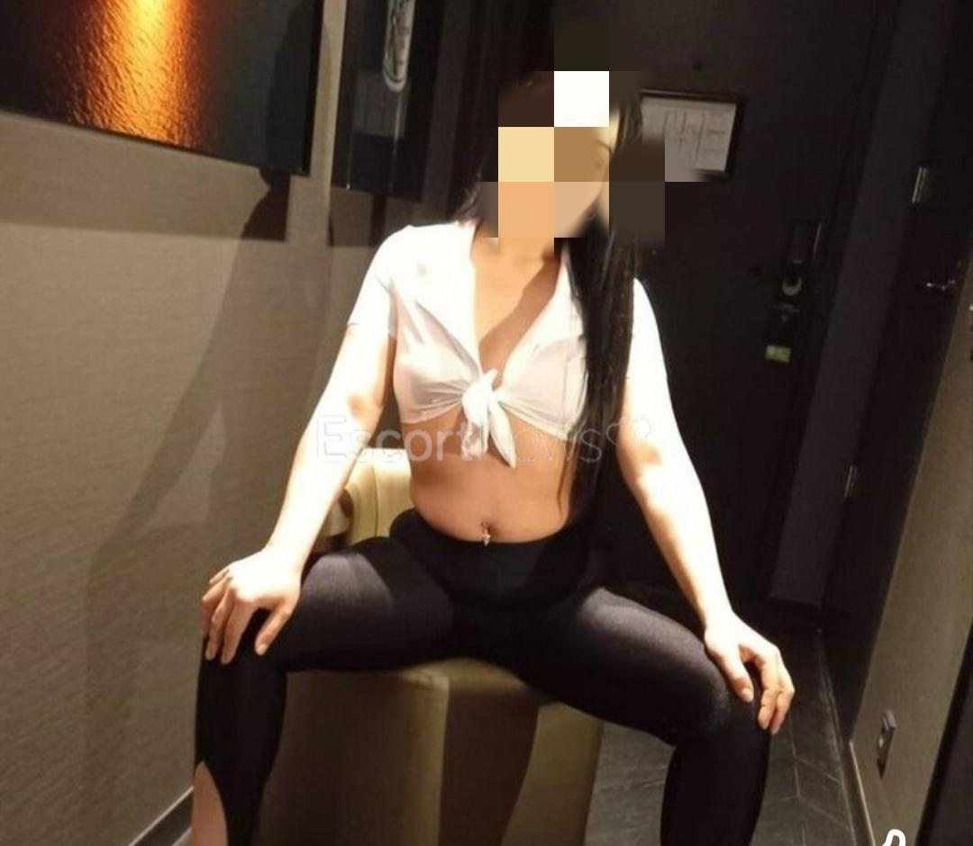 Chica busca chico en Alicante: Chica busca chico