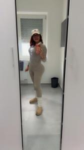 614545618: Chica busca chico en Salamanca