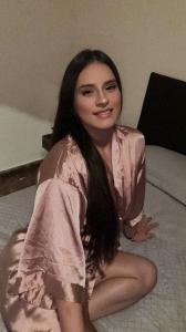 647315397: Chica busca chico en Madrid