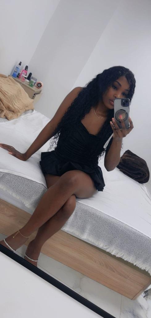 631143854: Chica busca chico en Valencia