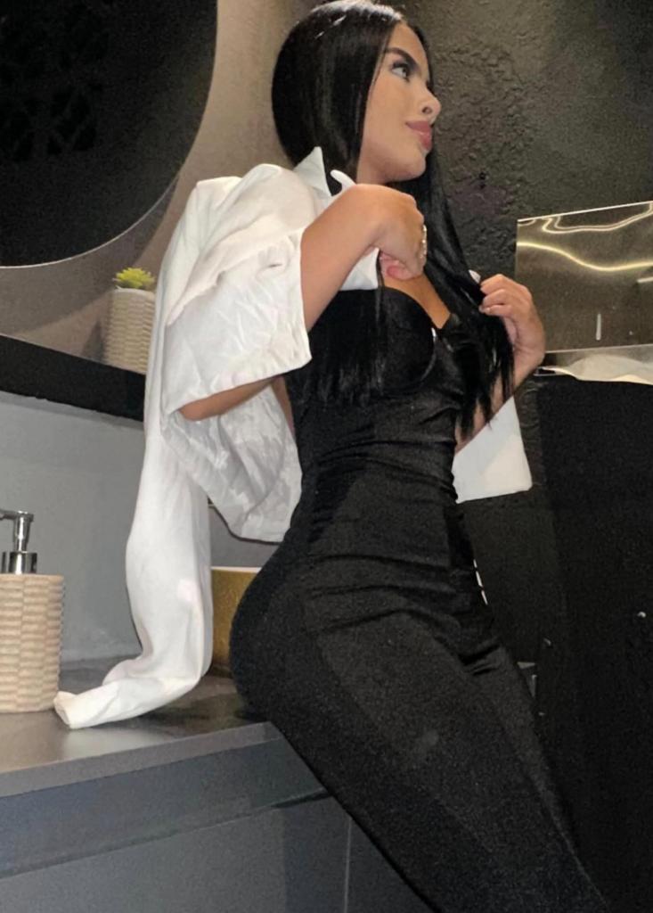 742024792: Chica busca chico en La Coruña