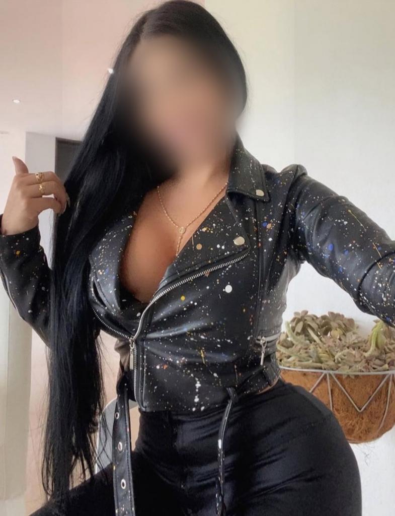 Chica busca chico en Almería: 