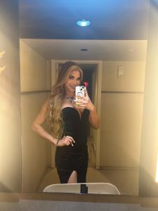 647477303: Travesti en Málaga