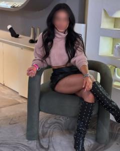 615959749: Chica busca chico en Barcelona