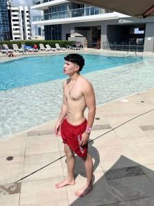 612276125: Chico busca chica en Valencia