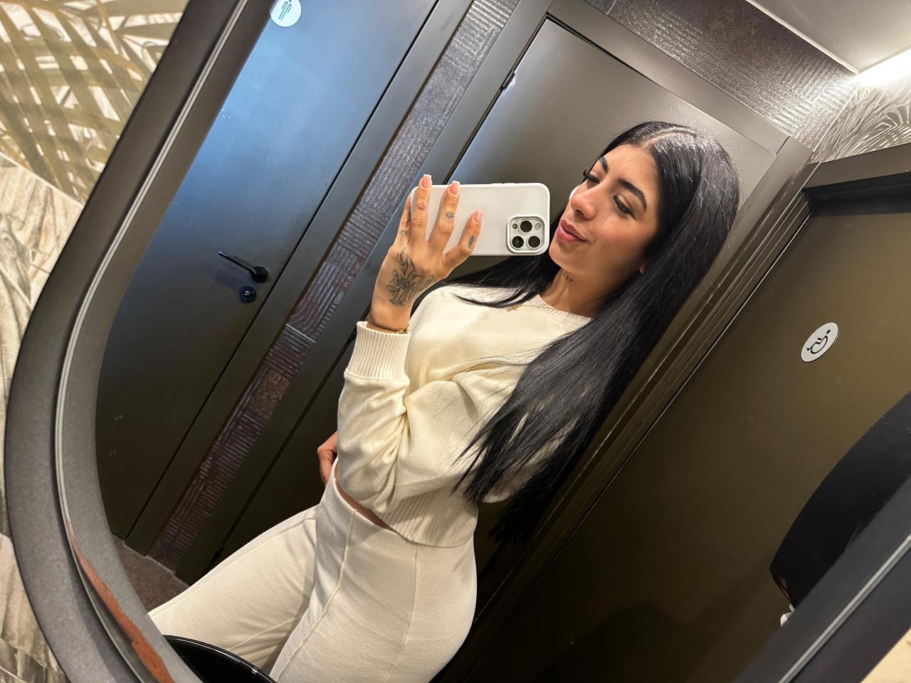 634385609: Chica busca chico en Gerona